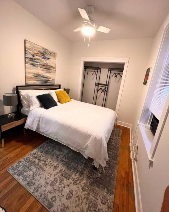 Modern Vintage 2Br Walkable To Dining & Lakefront Appartement Chicago Buitenkant foto