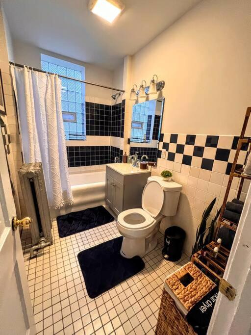 Modern Vintage 2Br Walkable To Dining & Lakefront Appartement Chicago Buitenkant foto