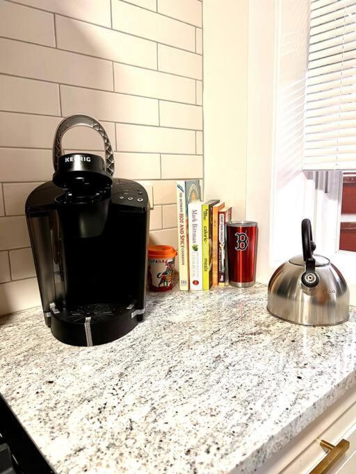 Modern Vintage 2Br Walkable To Dining & Lakefront Appartement Chicago Buitenkant foto