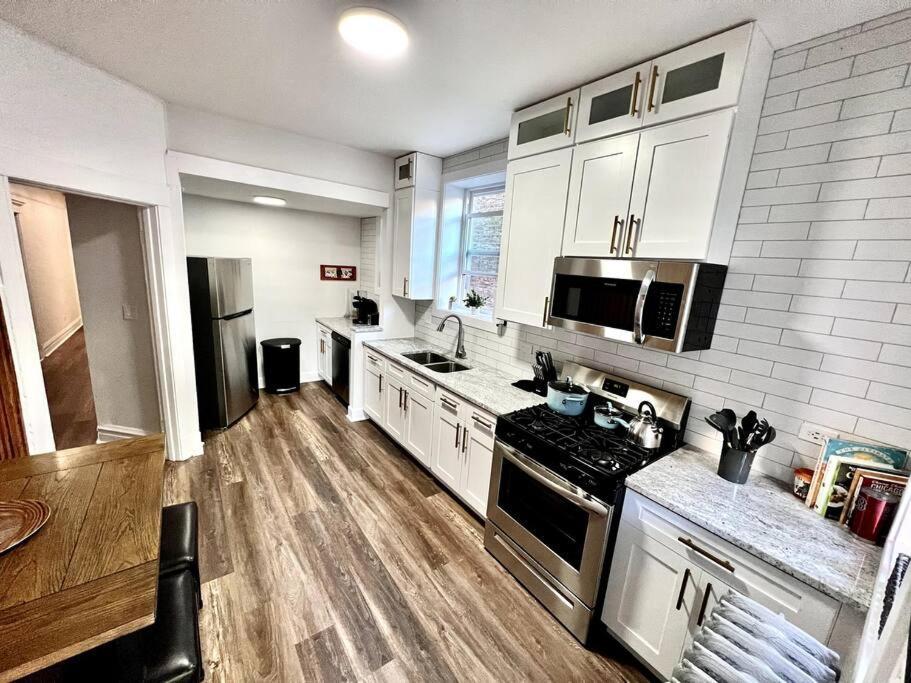 Modern Vintage 2Br Walkable To Dining & Lakefront Appartement Chicago Buitenkant foto