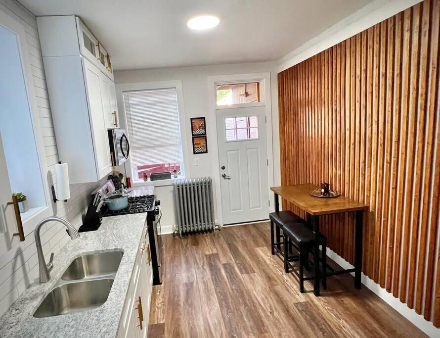 Modern Vintage 2Br Walkable To Dining & Lakefront Appartement Chicago Buitenkant foto