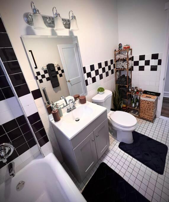 Modern Vintage 2Br Walkable To Dining & Lakefront Appartement Chicago Buitenkant foto